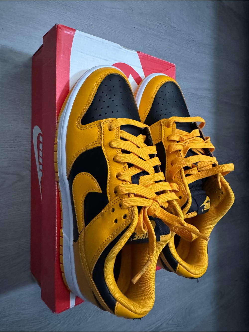 BRAND NEW Nike Goldenrod dunks size 7.5